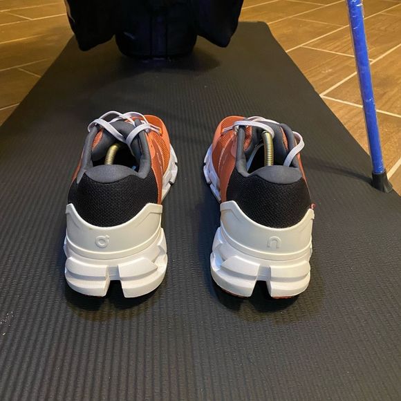 ON CLUD FLYER - Men’s Running Shoes - SIZE 10 - Picture 3 of 11